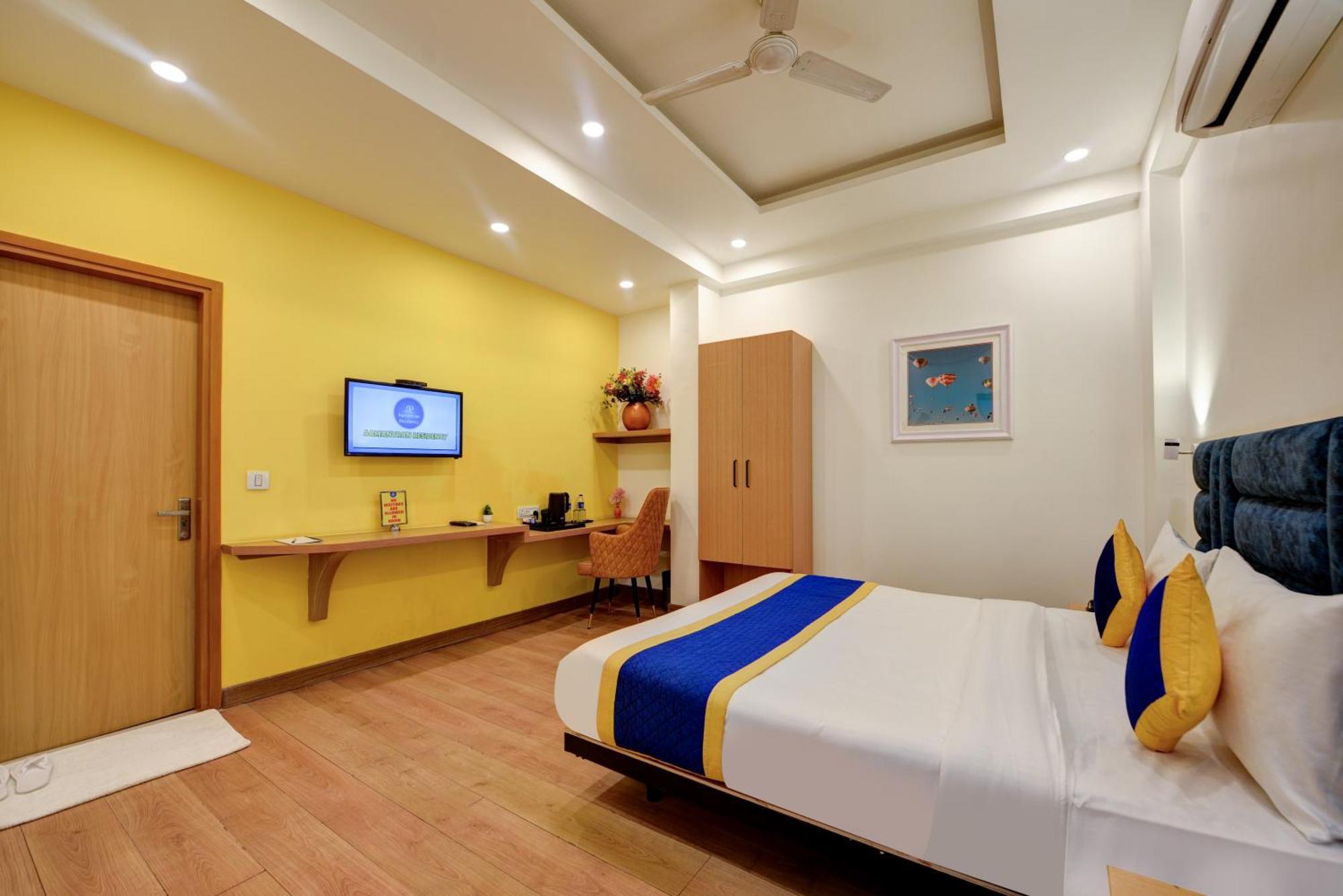 Aamantran Residency Hotel, Sohna Road, Sector 49, Gurugram Гургаон Экстерьер фото