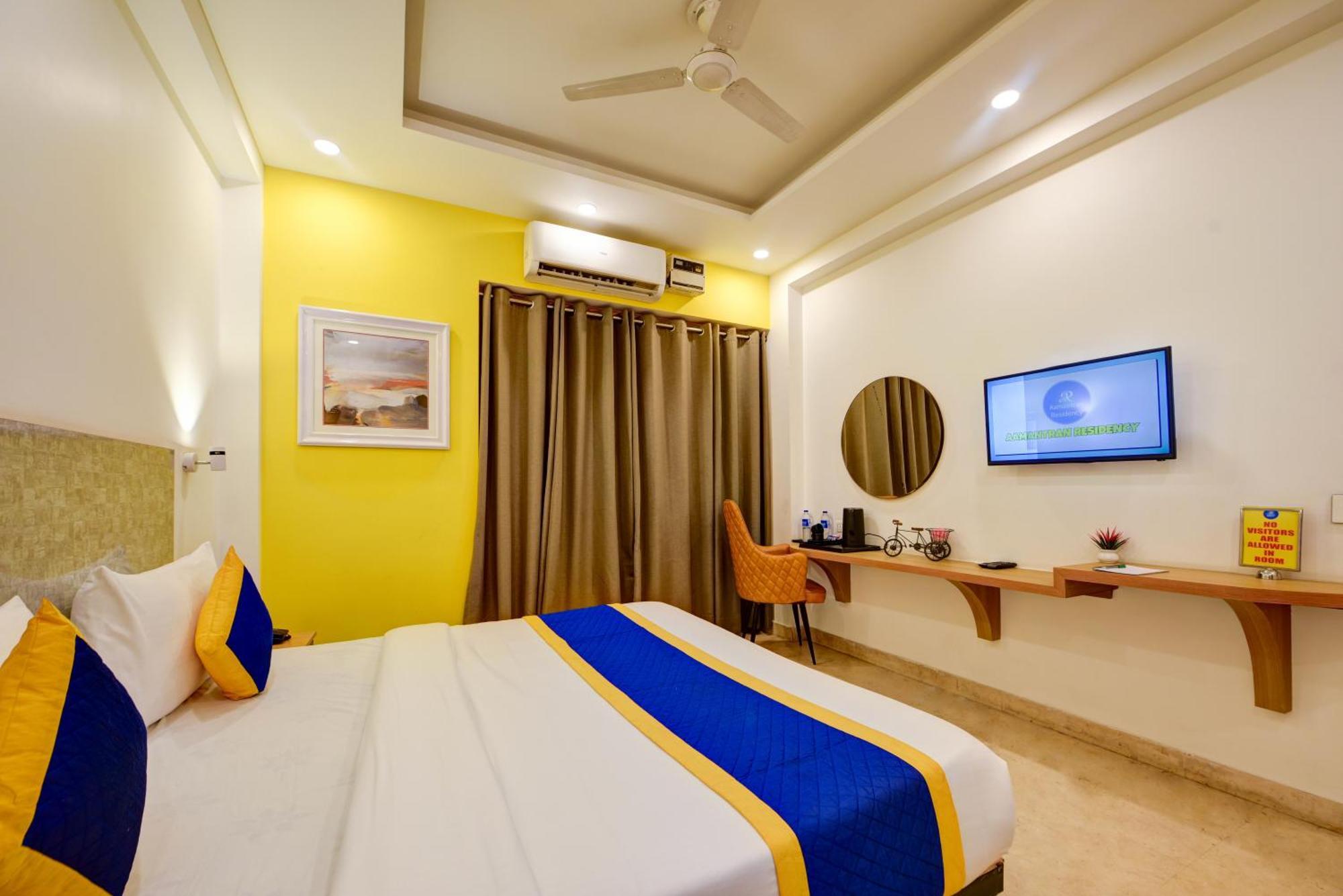 Aamantran Residency Hotel, Sohna Road, Sector 49, Gurugram Гургаон Экстерьер фото