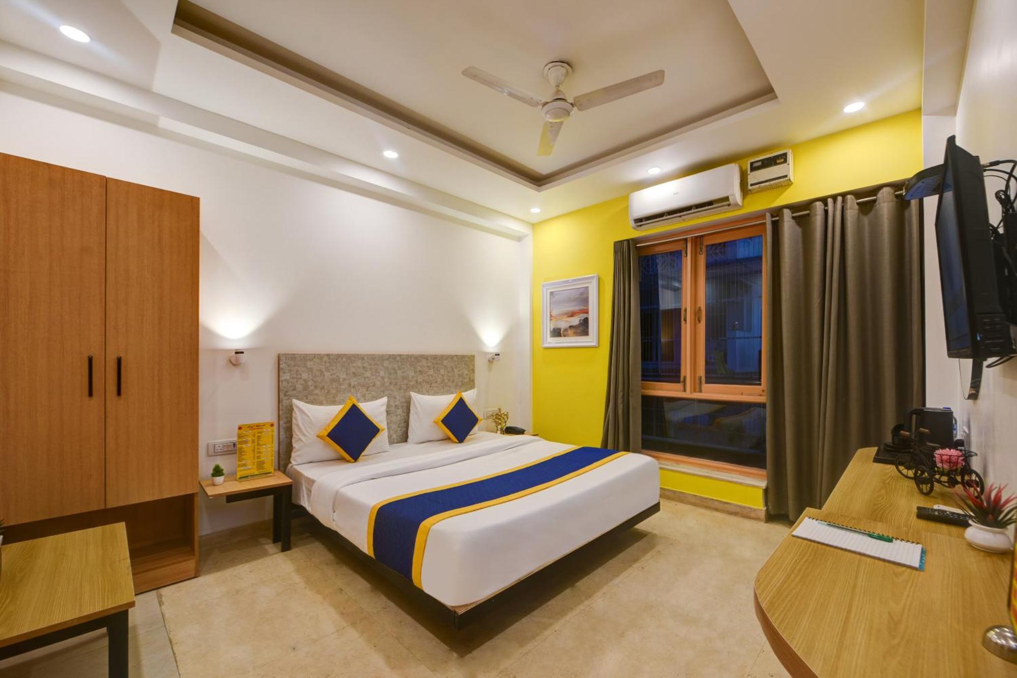 Aamantran Residency Hotel, Sohna Road, Sector 49, Gurugram Гургаон Экстерьер фото