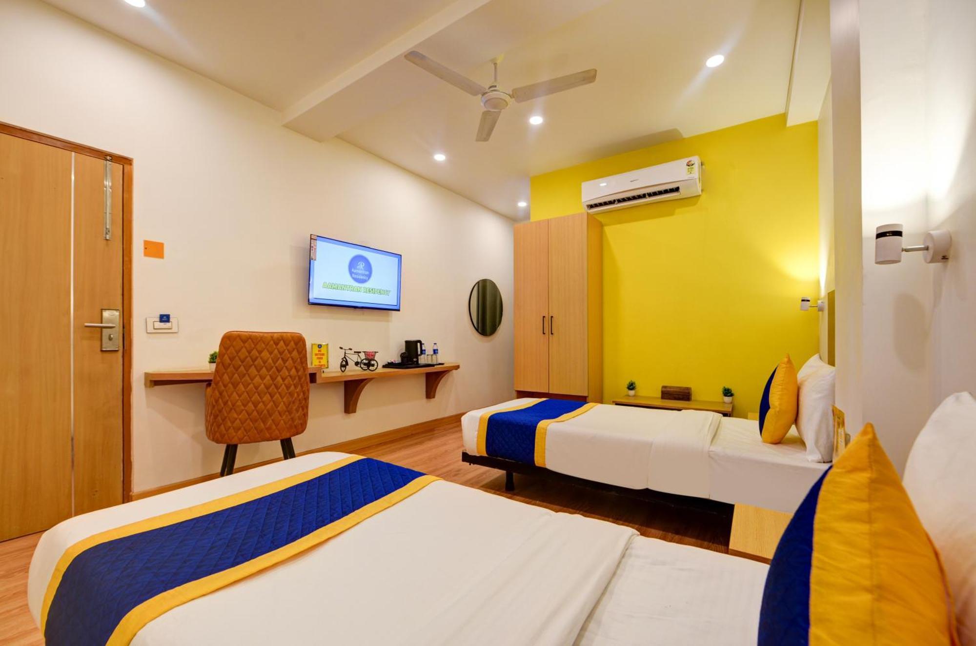 Aamantran Residency Hotel, Sohna Road, Sector 49, Gurugram Гургаон Экстерьер фото