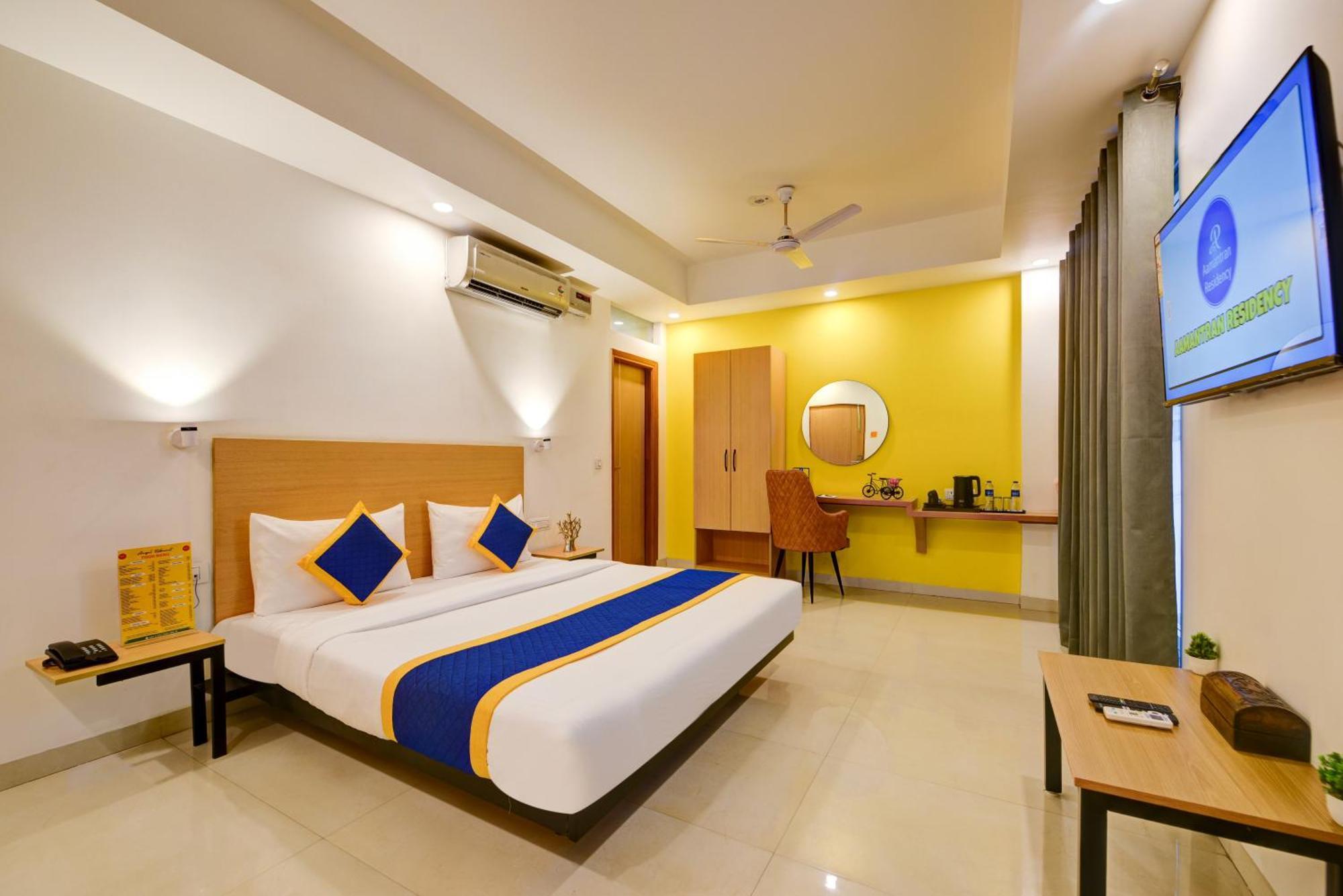 Aamantran Residency Hotel, Sohna Road, Sector 49, Gurugram Гургаон Экстерьер фото