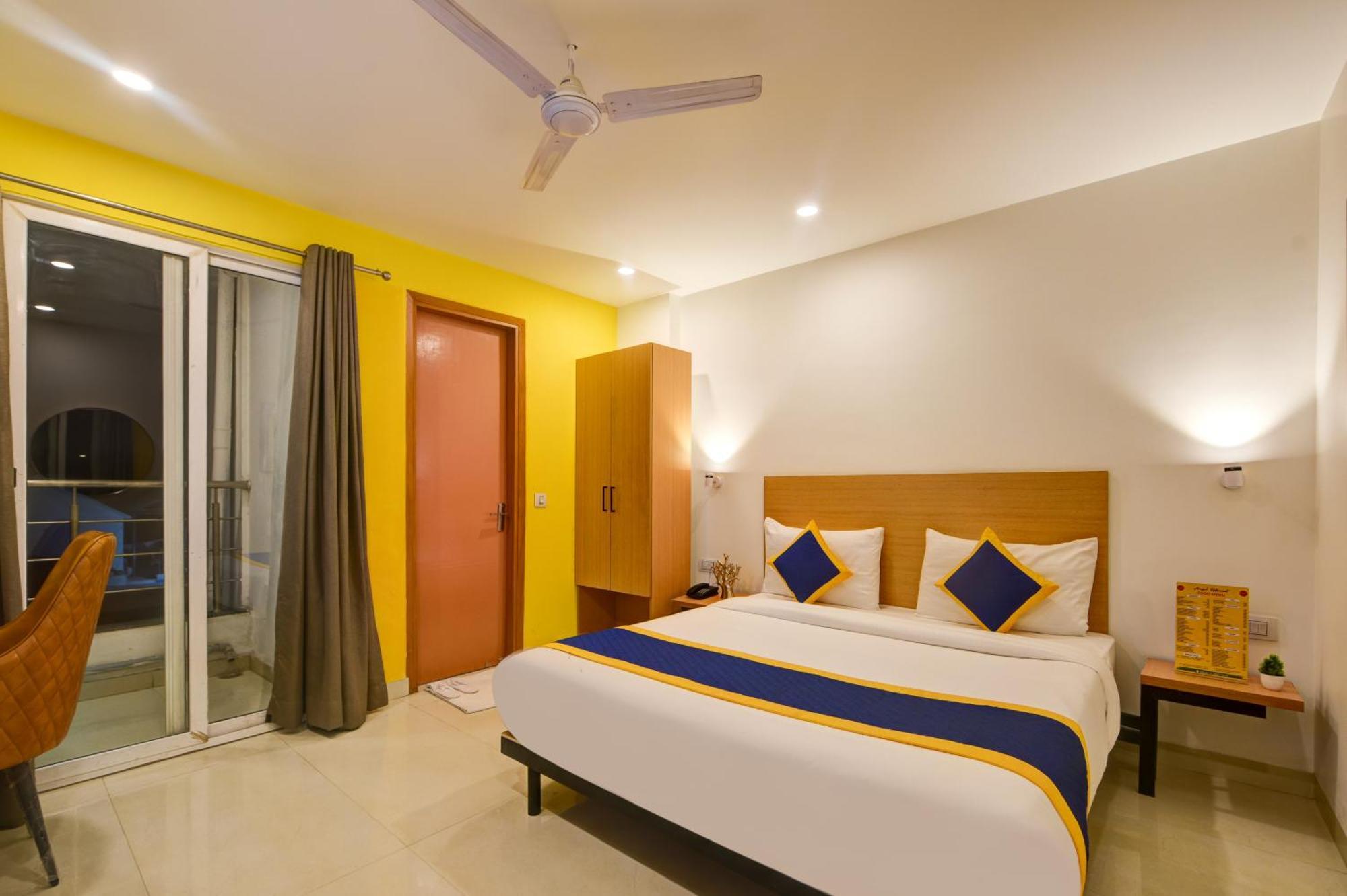 Aamantran Residency Hotel, Sohna Road, Sector 49, Gurugram Гургаон Экстерьер фото