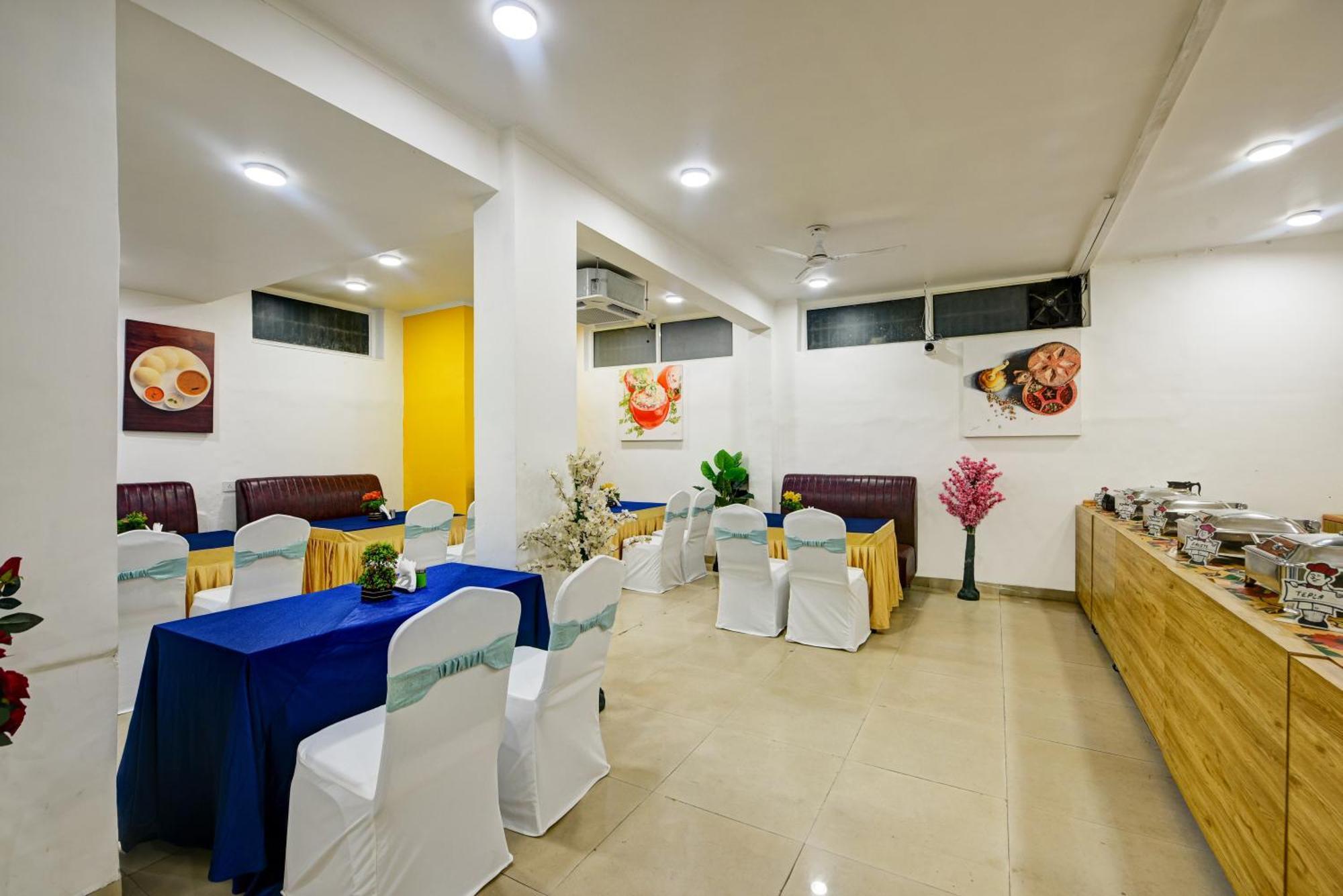 Aamantran Residency Hotel, Sohna Road, Sector 49, Gurugram Гургаон Экстерьер фото