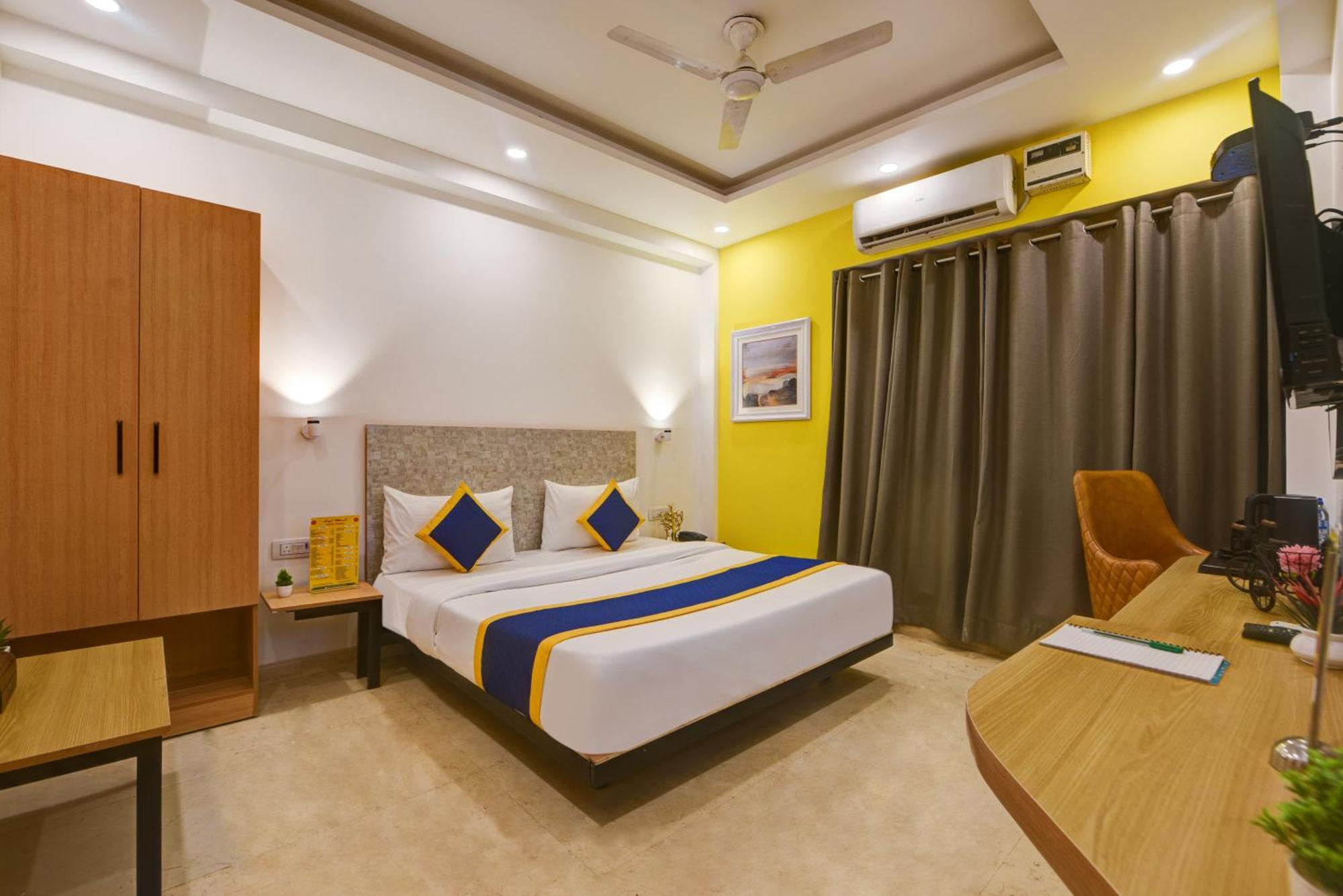 Aamantran Residency Hotel, Sohna Road, Sector 49, Gurugram Гургаон Экстерьер фото