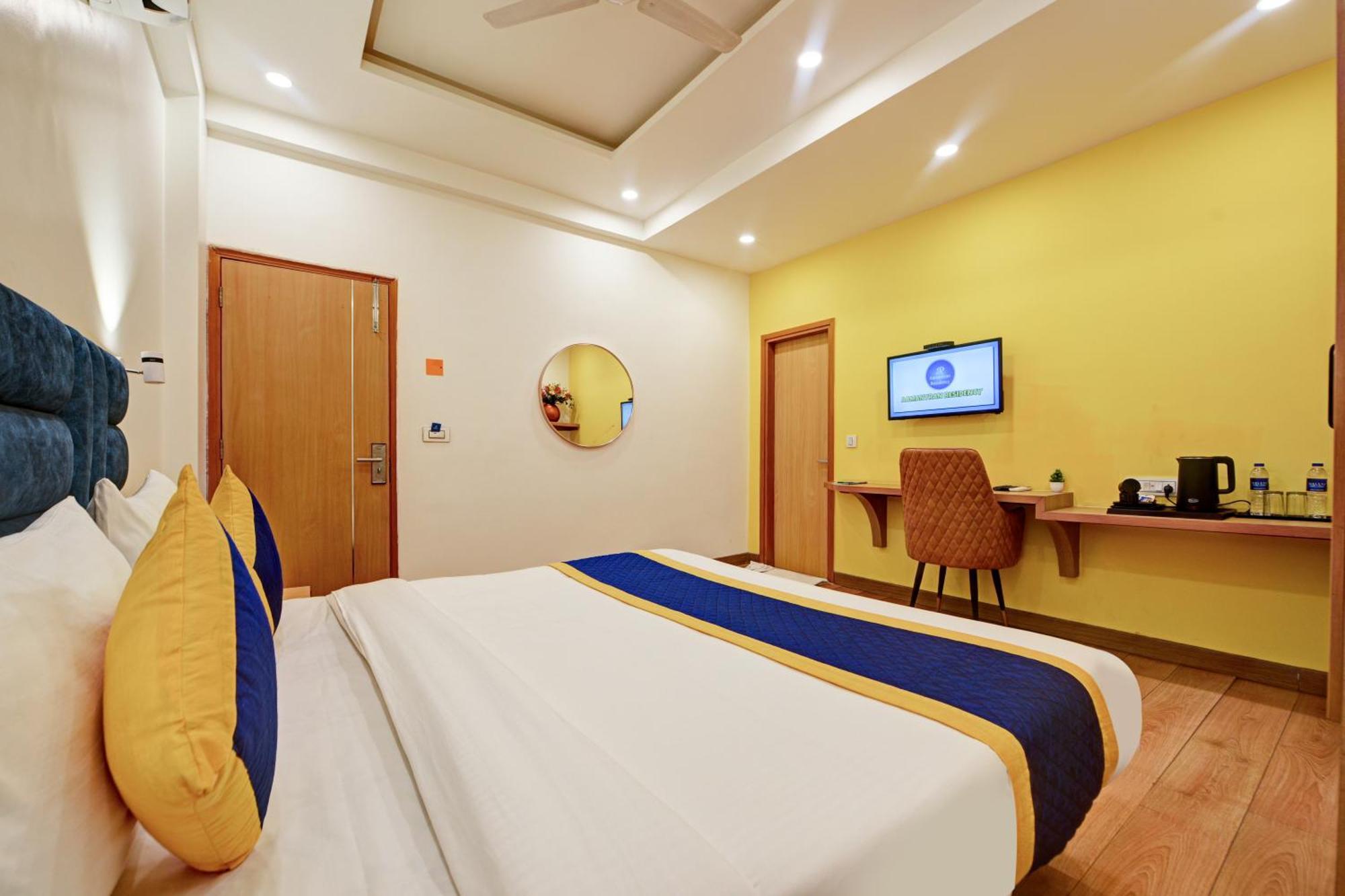 Aamantran Residency Hotel, Sohna Road, Sector 49, Gurugram Гургаон Экстерьер фото