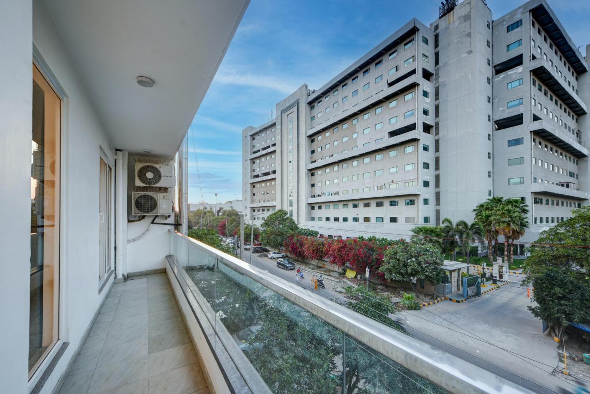 Aamantran Residency Hotel, Sohna Road, Sector 49, Gurugram Гургаон Экстерьер фото